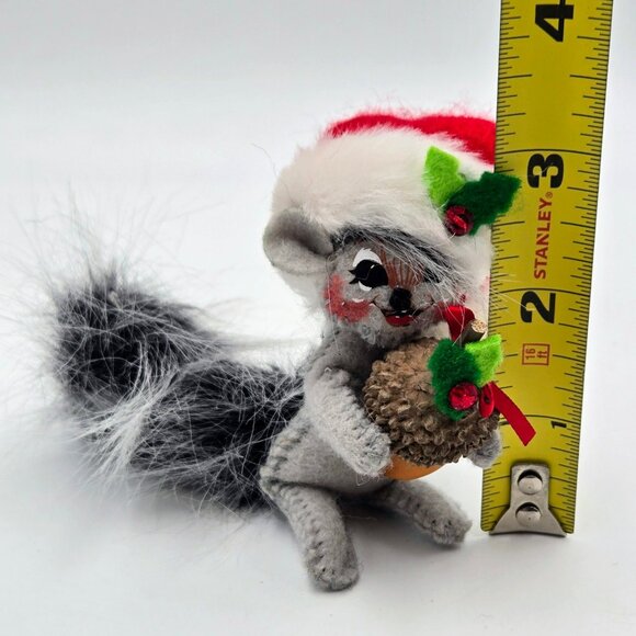 Annalee Winter Woods Squirrel Santa Hat Acorn Ornament Christmas 2008 Read - Picture 2 of 12